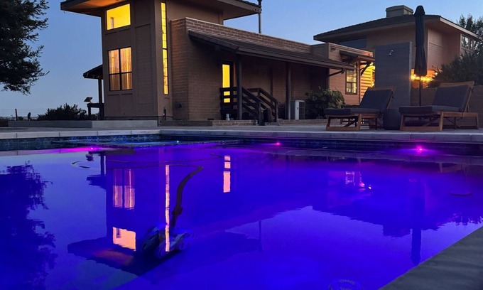 Paso Robles Casa | Hilltop Haven: Panoramic Views & Endless Adventure
