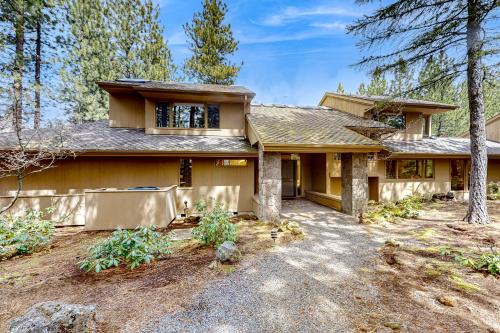 Black Butte Ranch Casa | Hilltop Haven