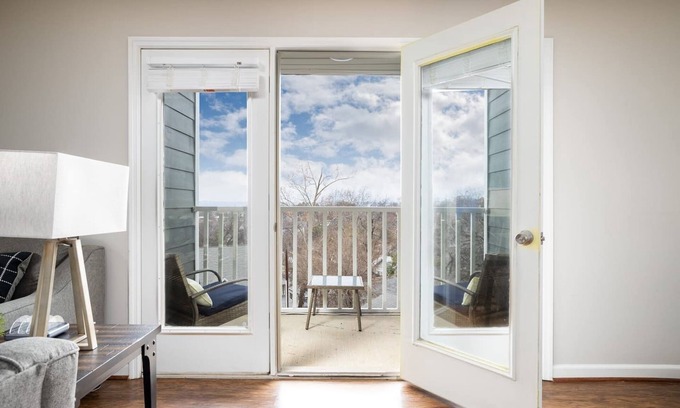 Five Points South Condominio | Hilltop Hideaway B - Parking/2 Baths/4 Queen Beds