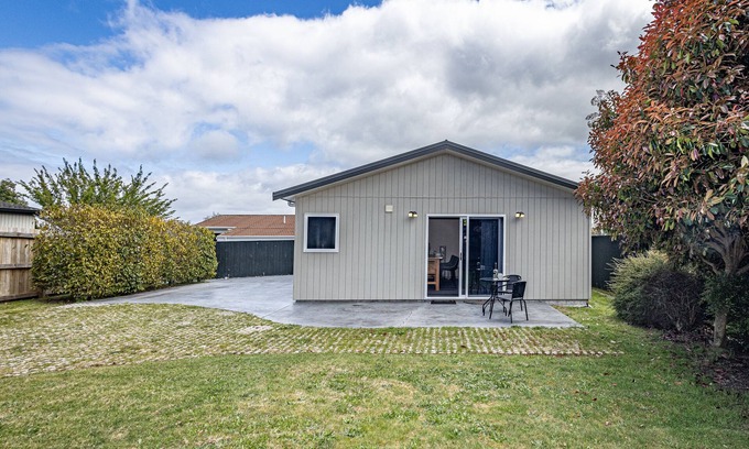 Hilltop Casa | Hilltop Hideaway - Taupo Holiday Home