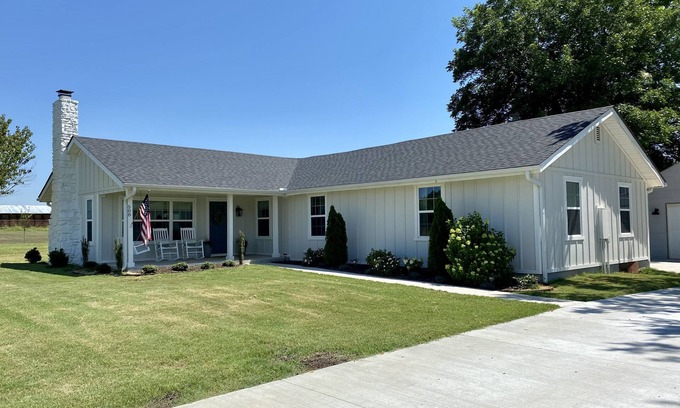 Farmington Casa | Hilltop Home with views and covered deck - 6 miles to U of A