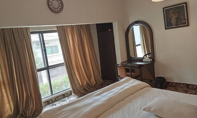 Karachi Hotel | HILLTOP HOTEL Karachi With Nearly All Four Star Facilities