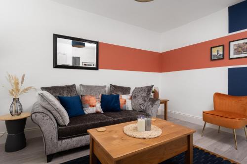 Manchester Casa | Hilltop House in Central Manchester - Free Parking