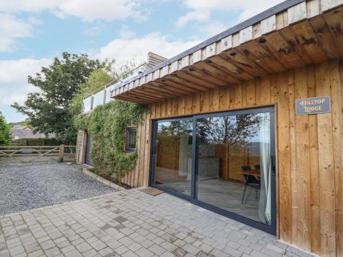 Corwen Casa | Hilltop Lodge