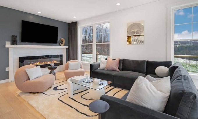 Newfield Casa | Hilltop- Luxury Home with views and a dog run