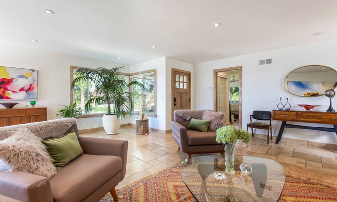 Thousand Oaks Casa | Hilltop Scandinavian style home with a view