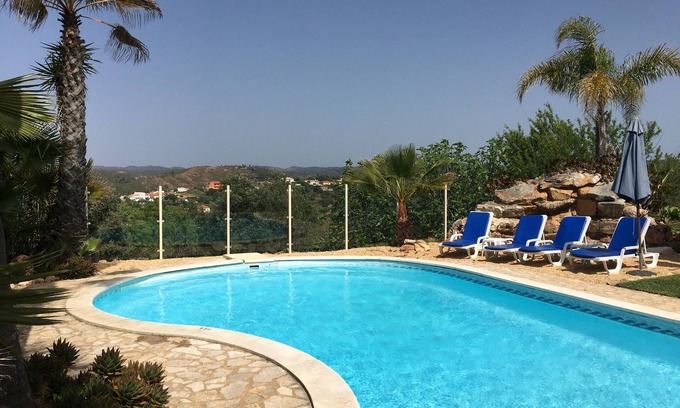 Silves Villa | Villa en la cima de la colina con impresionantes vistas y hermosa piscina. Inc. aire acondicionado,