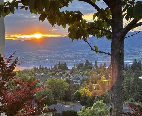 Southwest Mission Cama Y Desayuno | Hilltop Vistas Kelowna
