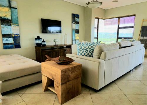 West Bank Casa | HilltopHaven