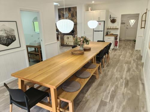Bright Casa | Hillview on Delany