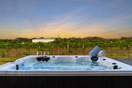 Fredericksburg Casa | Hilmy BnB Hot Tub Fire Pit Pet friendly