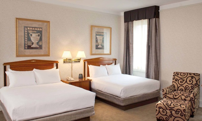 Downtown Cincinnati Hotel | Hilton Cincinnati Netherland Plaza