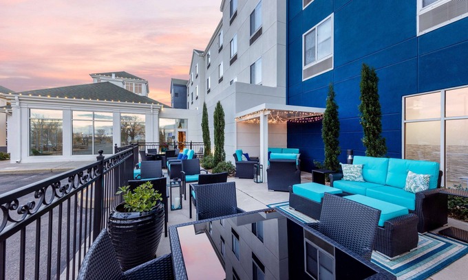 Northeast Heights Hotel | Hilton Garden Inn Albuquerque / Journal Center
