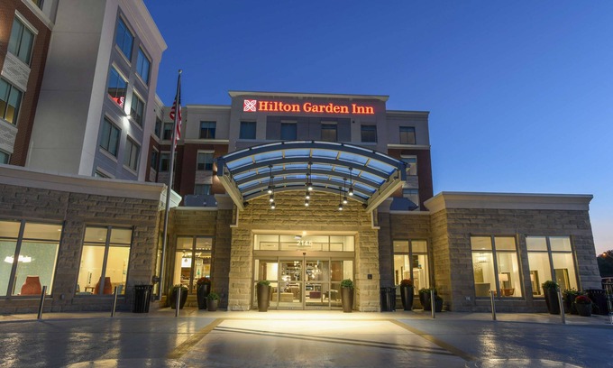 Roselawn Finance Hotel | Hilton Garden Inn Cincinnati Midtown