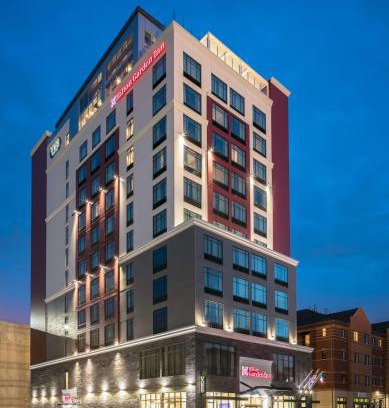 Iowa City Hotel | Hilton Garden Inn Iowa City Downtown University