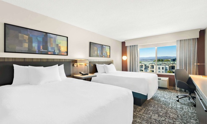 East San Mateo Hotel | Hilton Garden Inn San Mateo
