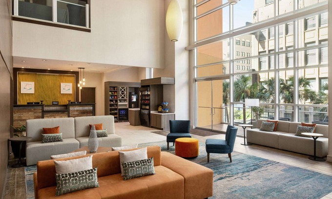 Downtown San Antonio Hotel | Hilton Garden Inn San Antonio Downtown Riverwalk