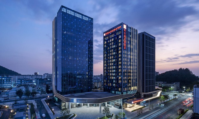 Fuyong Hotel | Hilton Garden Inn Shenzhen Airport