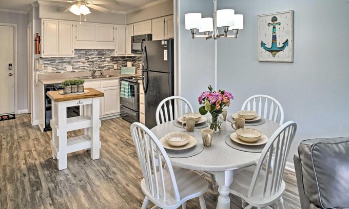 Folly Field Apartamento | Hilton Head Condo with Pool Bar Walk to Beach!