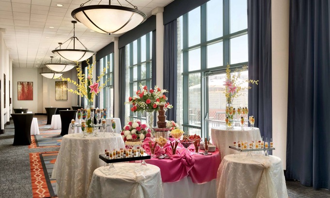 Melville Hotel | Hilton Long Island/Huntington