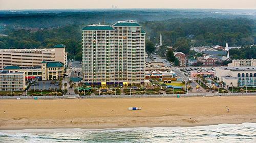 Northeast Virginia Beach Hotel | Hilton Ocean Beach Club Resort, Virginia Beach, VA