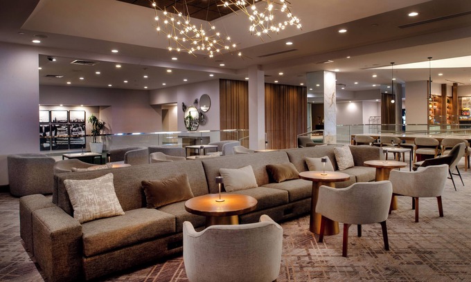 Airport Township Hotel | Hilton St. Louis Airport