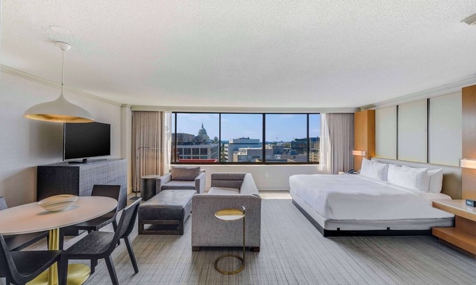 Capitol Hill Hotel | Hilton Washington DC Capitol Hill