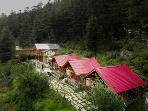Banjar Chalet De Esquí | Himalayan Cedar Nest