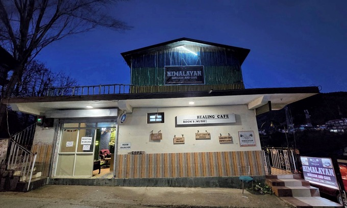 Naddi Cama Y Desayuno | Himalayan Horizon and Cafe