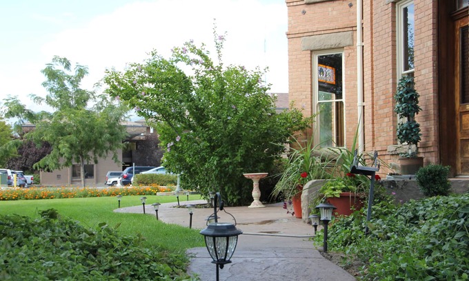 Central Business District Casa | Hines Mansion