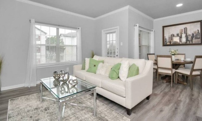 Central Southwest Apartamento | Hint of Green 1/1 Near Medical Center Gym Pool