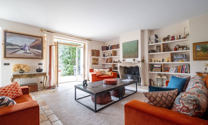 Parchamp–Albert Kahn Apartamento | Hint of the Exotic, by Veeve