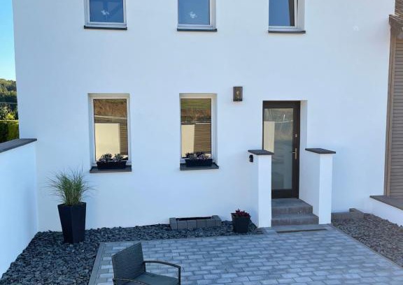 Hunerbach Casa | Hinter'm Mäuerchen