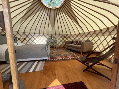 Moffat Otro | Hinton land glampsite