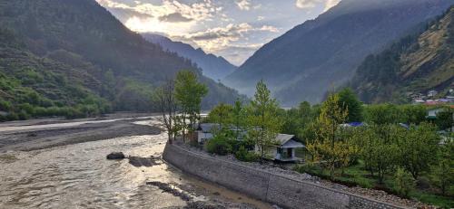 Bhatwari Otro | Hinwali Kanthi River Side Camp and Cottage