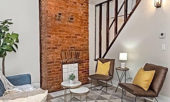 Lawrenceville Condominio | Hip & Bright 2BR Lawrenceville Home -Easy Parking