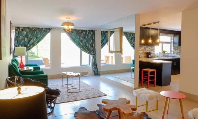 Ensenada Apartamento | Hip Casa Beatles in downtown Gated Parking