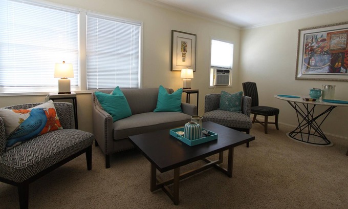 Altadena Casa | ENCANTO DE CADERA Y CONFORT EN ALTADENA (adyacente a Pasadena)