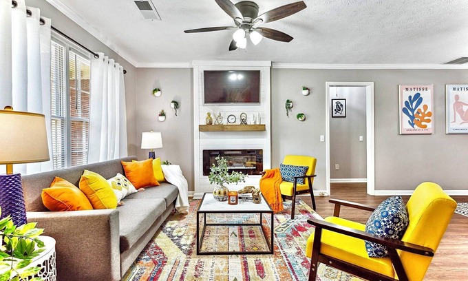 Norcross Casa | Hip Cozy Haven Experience Modern Coziness in Style
