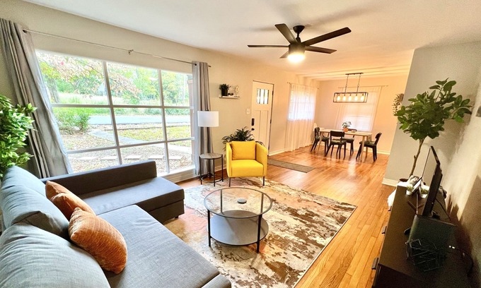 Hillcrest Casa | Hip Hillcrest Home - Restaurants, Shopping & Fun