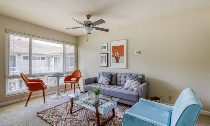West San Jose Apartamento | Hip San Jose 2BR w/ Parking, nr Bakeries & Groceries, by Blueground
