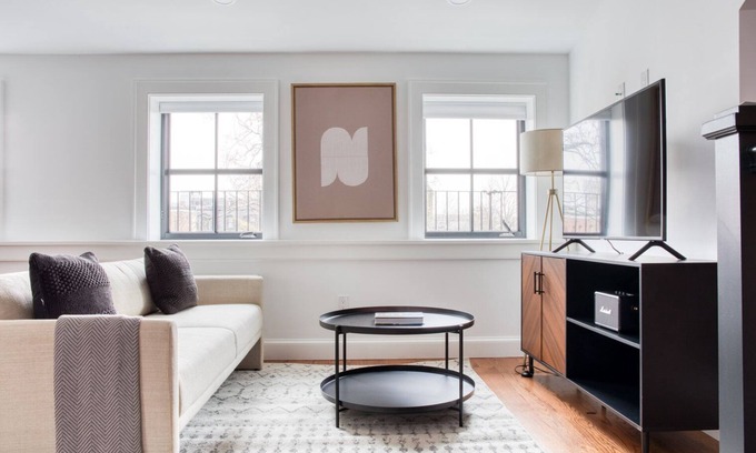Columbus Apartamento | Hip South End 1BR w/ Roof Deck & W/D, steps to restaurants, by Blueground