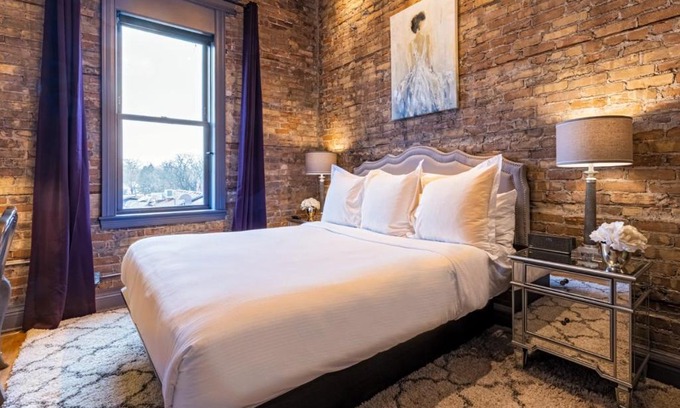West Dundee Apartamento | Hip Urban Loft - Small Town Charm -124 LOFTS #3