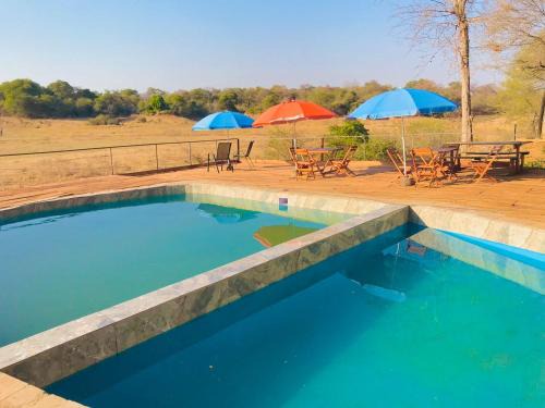 Mashonaland West Cabina | Hippo Paradise Lodge and Campsites