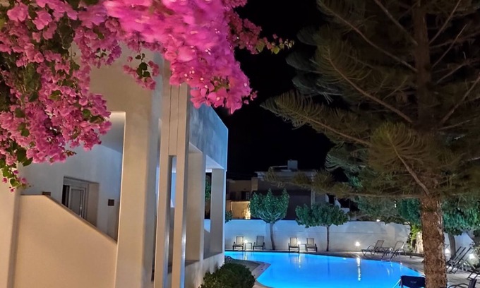Kamari Hotel | Hippocampus Hotel