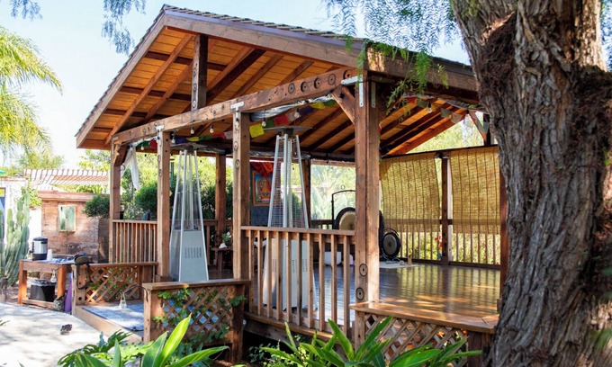 Vista Cabaña | Hipster Cottage minutes from Downtown Vista! Yoga, Mediation & Sound Bath