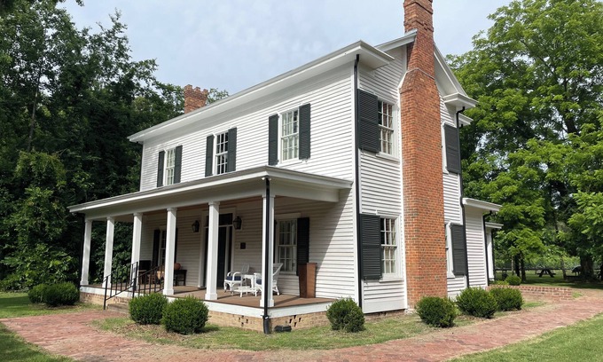 Lexington - Salisbury Casa | Historic 1885 C.A. Snider House