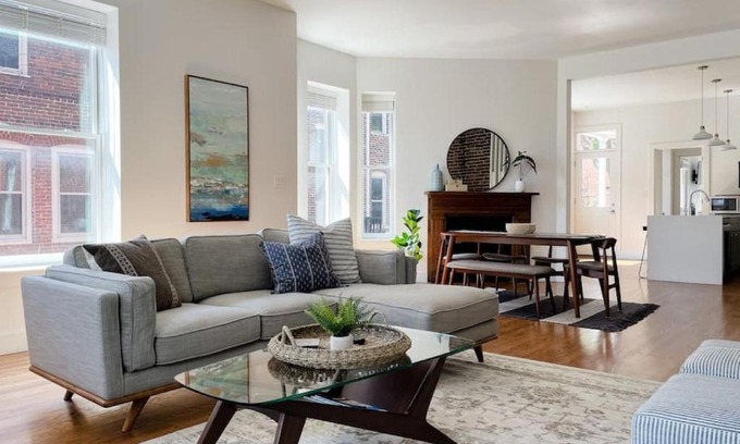 Downtown Knoxville Casa | Historic 1900s Townhome with a Modern Flair