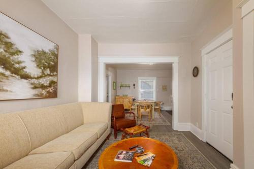 West Central Apartamento | Historic 2 KING BED 1 Bath Near Downtown Spokane