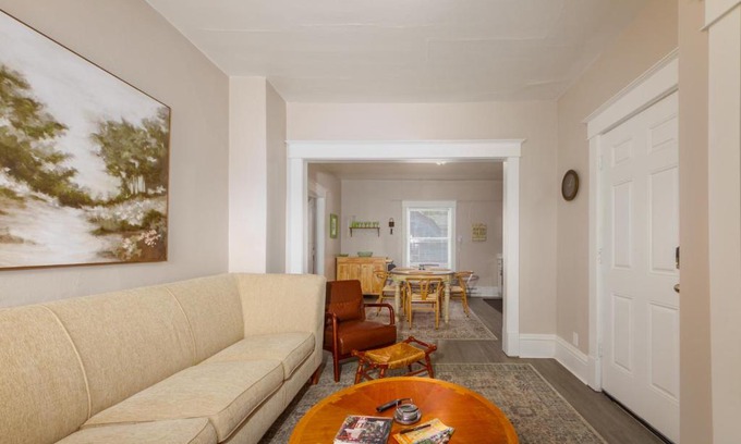 West Central Apartamento | Historic 3 Bed 1 bath Near Downtown Spokane